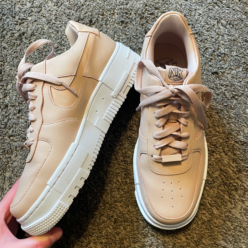 Pink Nike Airforce 1 pixel - Size 9